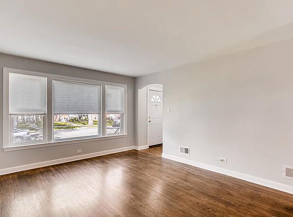 5th image of 337 Granville Ave