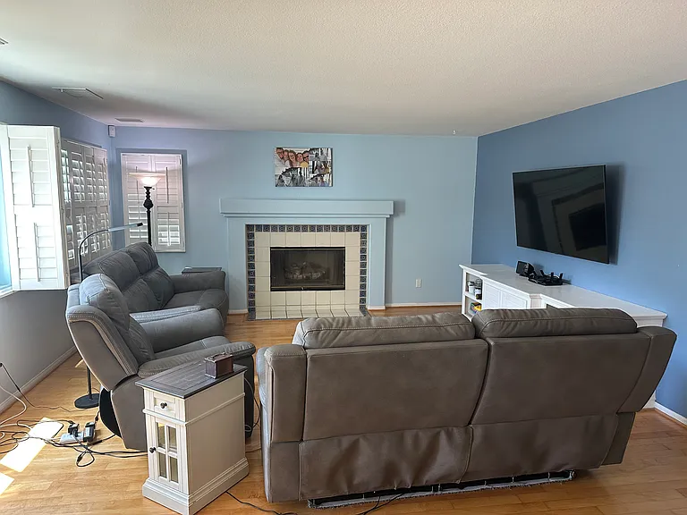 405 Lexington Cir — Photo 3