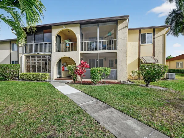 342 Pine Ridge Circle #D-1, Greenacres, FL 33463