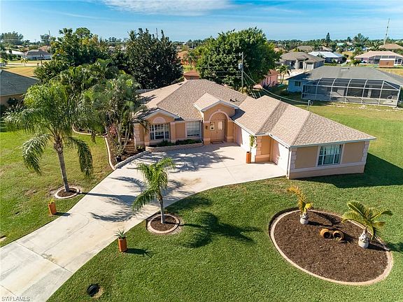 5th image of 4330 SW 20th Ave
