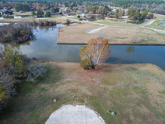 4th image of 200 N Forest Dr