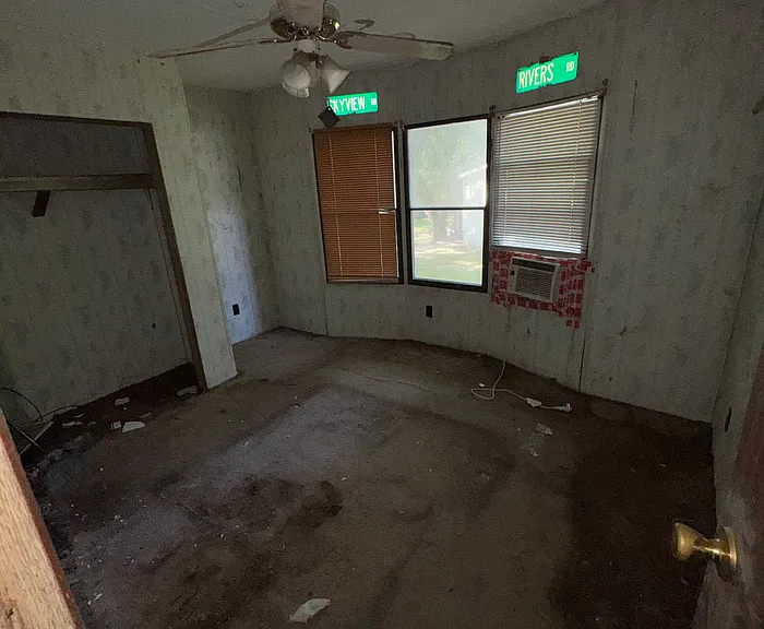 1235 Paul Ln — Photo 3