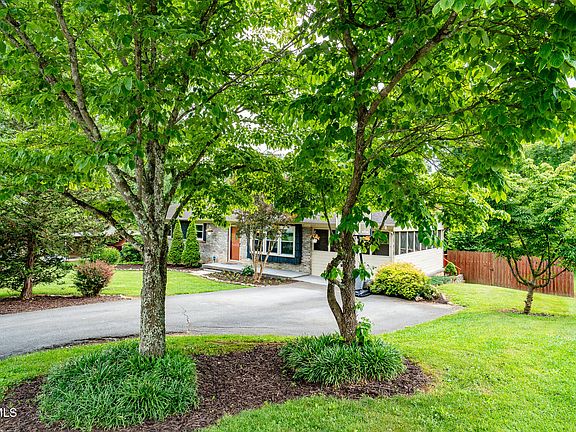 5th image of 1704 Scenic Dr