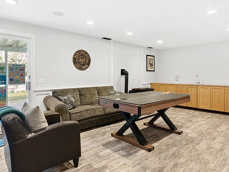 159 Woodbine Dr — Photo 9
