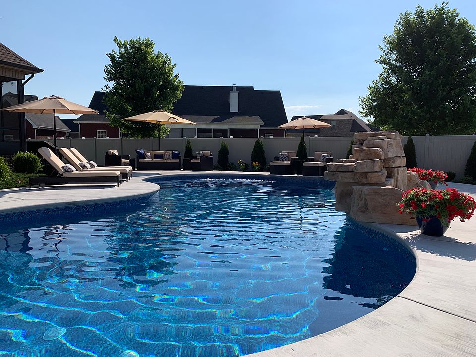 2nd image of 1002 Renee Dr