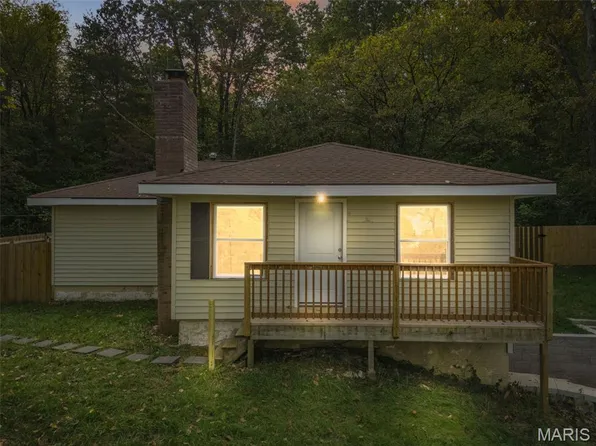 2323 Konert Rd, Fenton, MO 63026