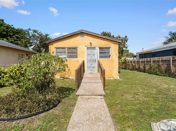 1733 NW 66th St, Miami, FL 33147