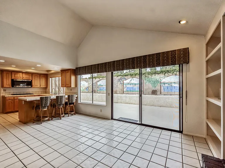 24321 Peacock St — Photo 13