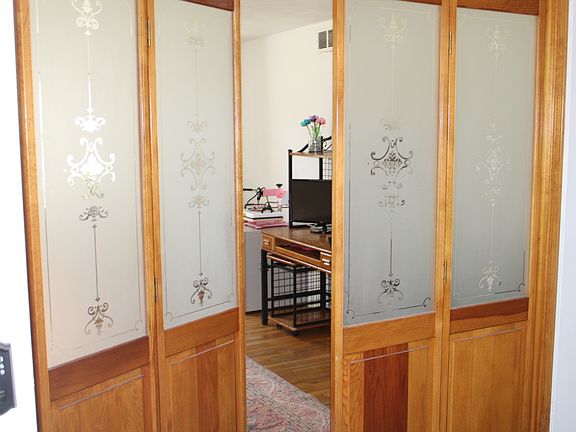 4th image of 12019 Meadow Ln