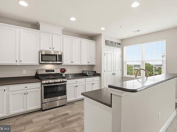 5th image of 1717 Fieldstone Ct