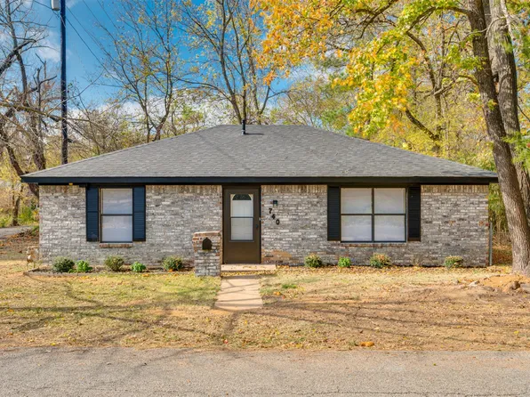 740 10th St SE, Paris, TX 75460