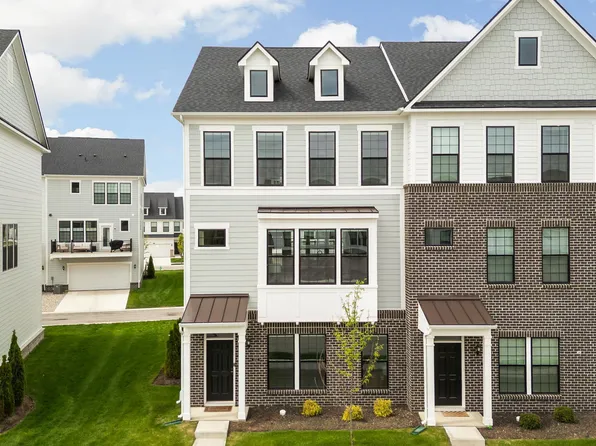 3252 Haflinger Dr, Zionsville, IN 46077
