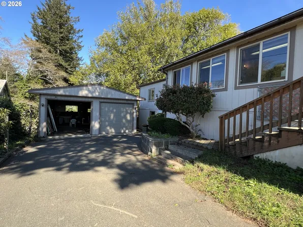97967 Hallway Rd, Brookings, OR 97415