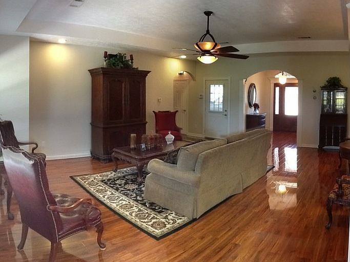 Wood laminate flooring