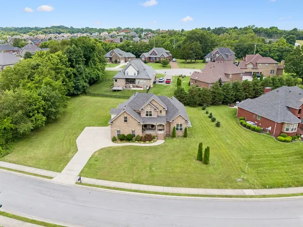 2028 Martins Bend Dr, La Vergne, TN 37086