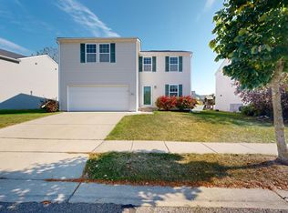 8403 Walnut Hl, Dexter, MI 48130