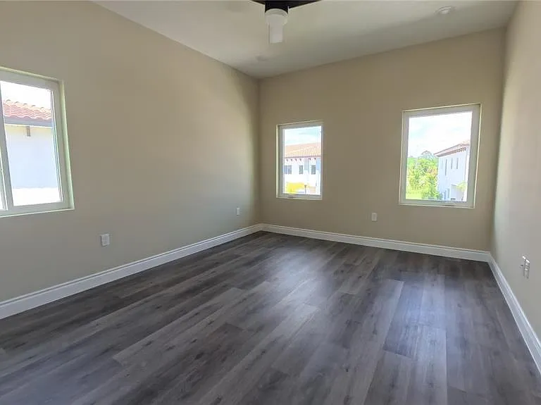 1835 Brentwood Ct — Photo 29