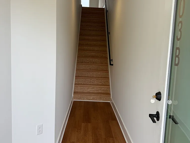 903 Bainbridge St #B — Photo 3