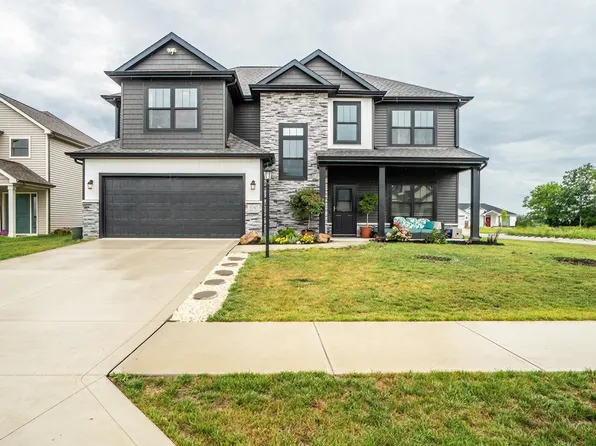 1043 Arthur Heights Dr, Fort Wayne, IN 46818