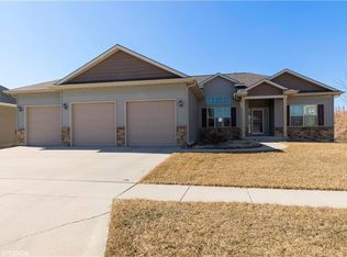 3101 Red Fox Rd, Ames, IA 50014