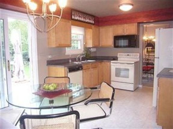 4th image of 14196 Trenton Ave