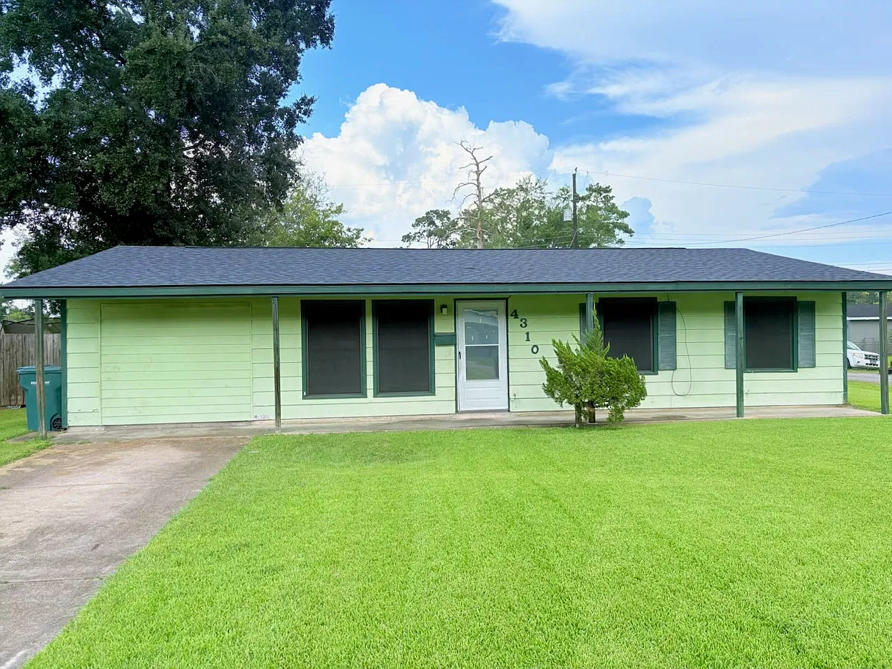 4 bed, 1296 sqft, $1,500 — Photo 1