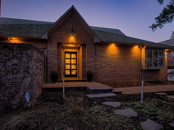2nd image of 8903 Douglas Ct