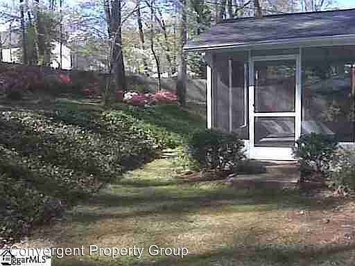3rd image of 208 Ashford Ave