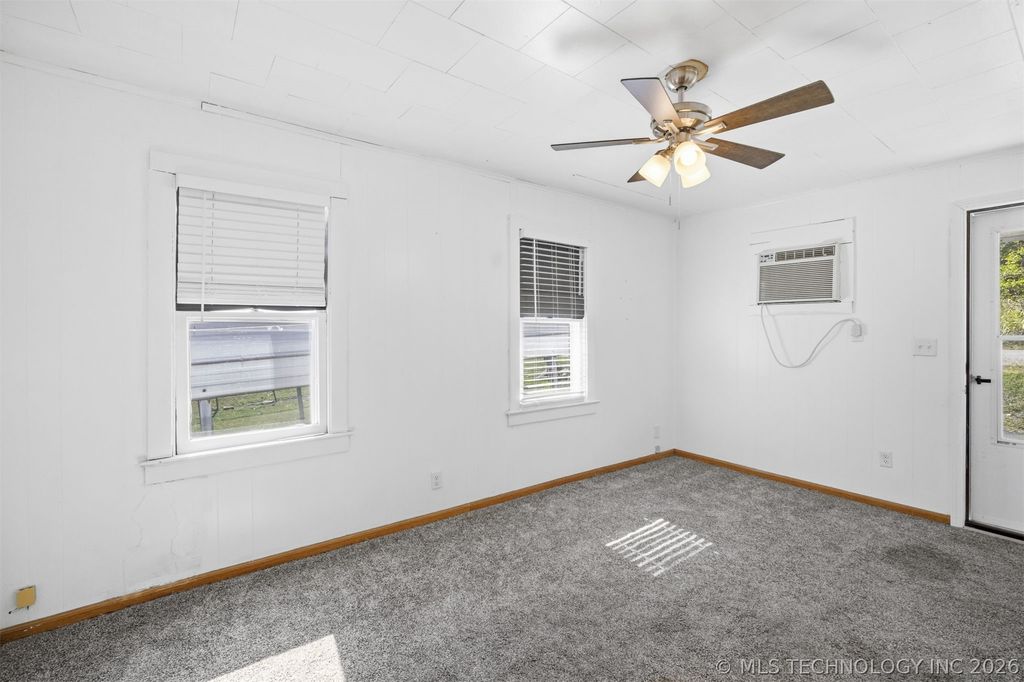 236 N Wilson St, Fairfax, OK - More