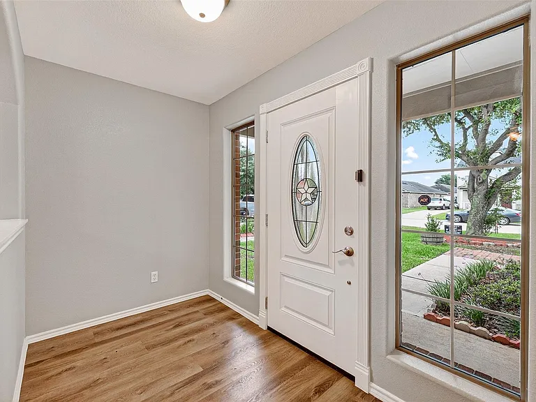 18906 Dennington Dr — Photo 6