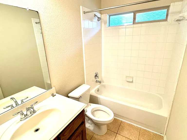 1703 Stonewick Dr — Photo 18