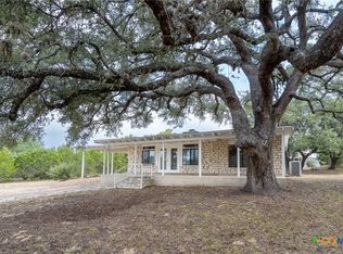 725 Canyon Circle Dr, Canyon Lake, TX 78133