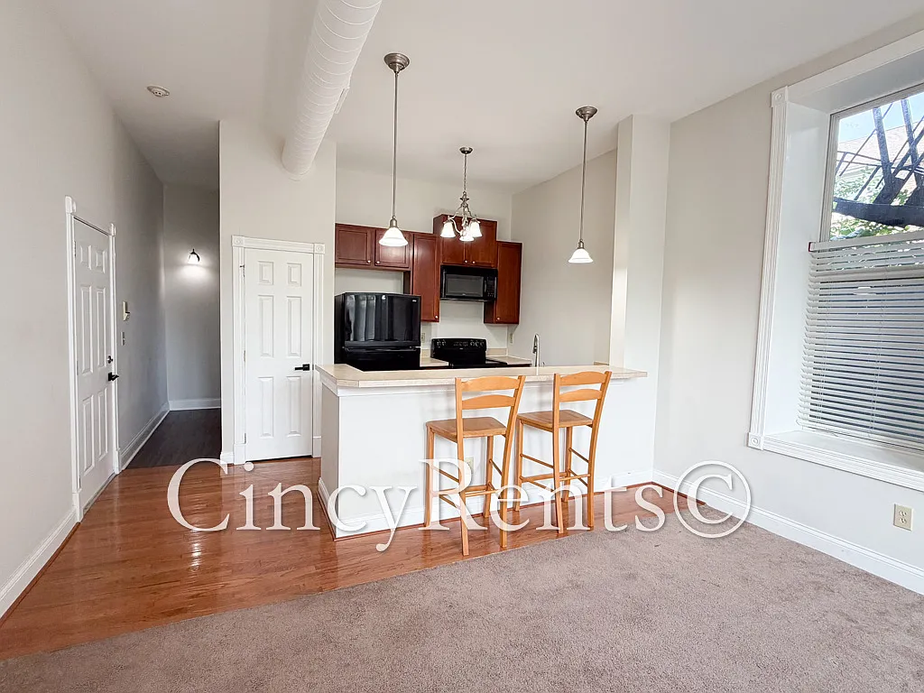 2 bed, 900 sqft, $1,395 — Photo 2