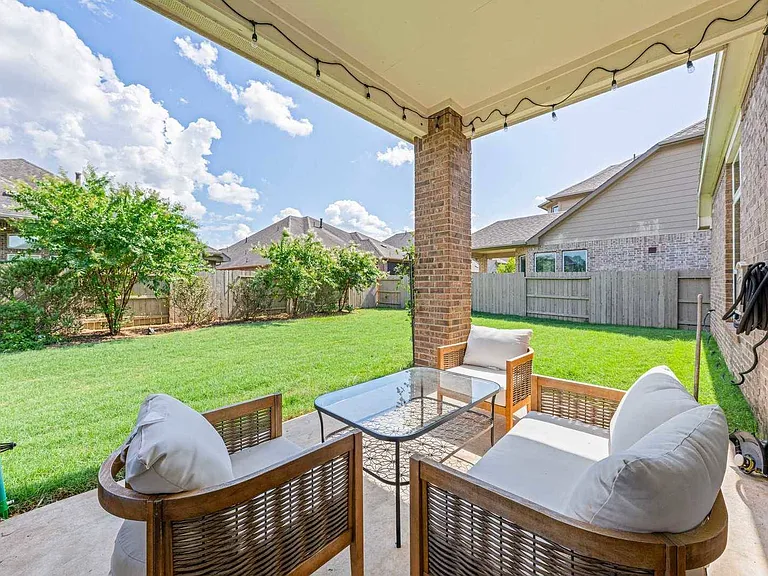 4519 Sterling Heights Ln — Photo 35