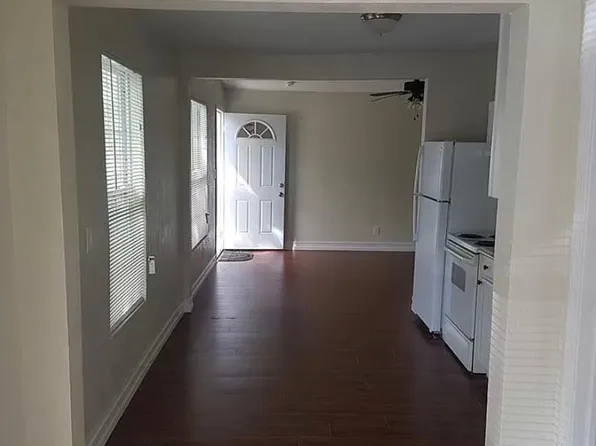 14905 Pinecrest Rd, Tampa, FL 33613