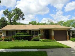 506 Oakton St, Elk Grove Village, IL 60007