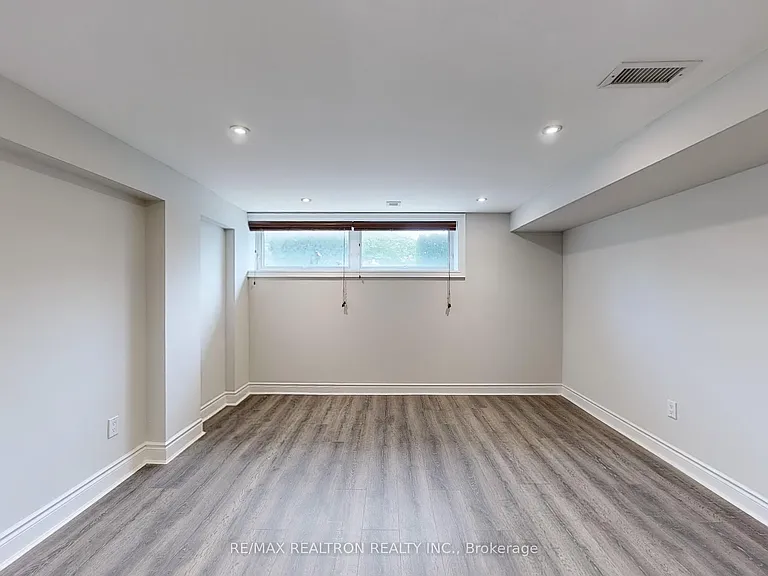 49 Exbury Rd #BASEMENT — Photo 12
