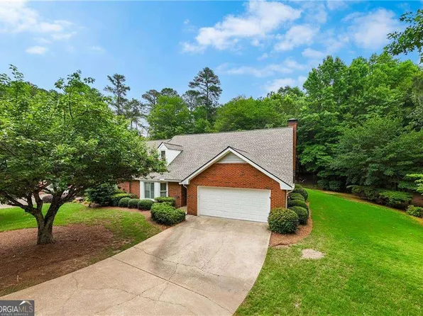 300 Brickleberry Dr, Roswell, GA 30075