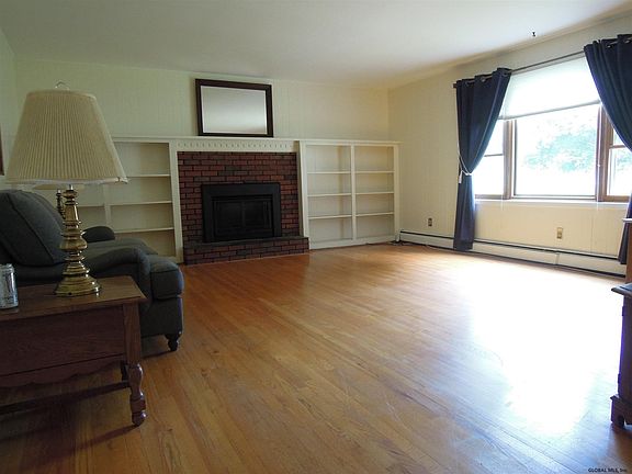 3rd image of 1 Blue Spruce Ln