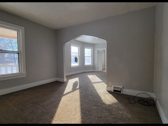 2nd image of 2423 Templeton St