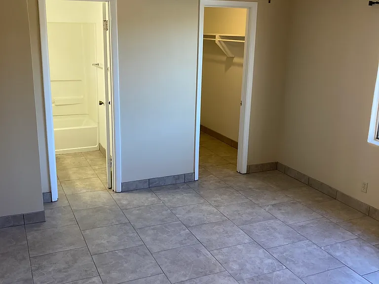 421 Alcazar St SE #2 — Photo 8