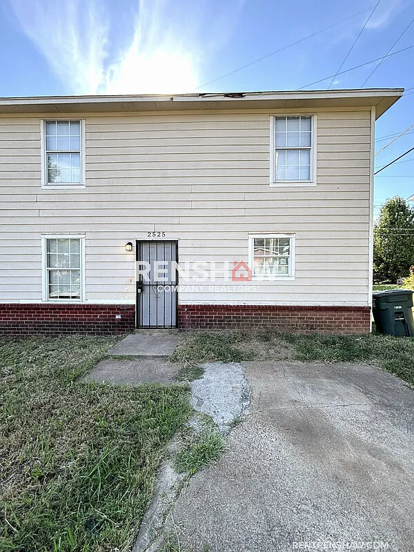 2 bed, 1.5 bath, 2280 sqft, $1,100 — Photo 1