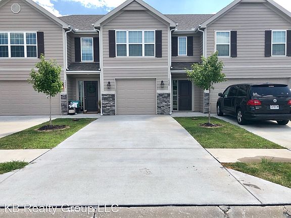 3rd image of 1529 NE Erin Ct