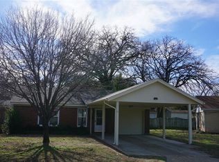 704 Coates Dr, River Oaks, TX 76114