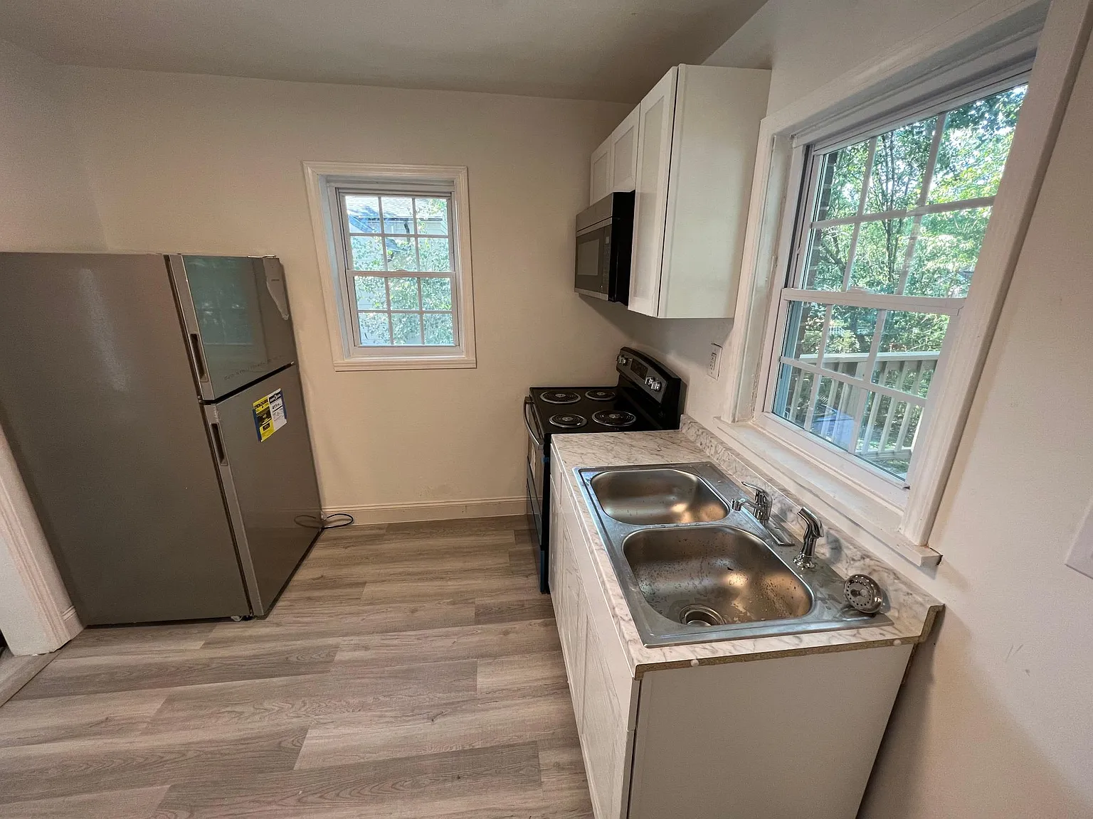 807 Price Ave — Photo 4