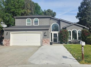 501 Bobbys Ln, Hollister, CA 95023