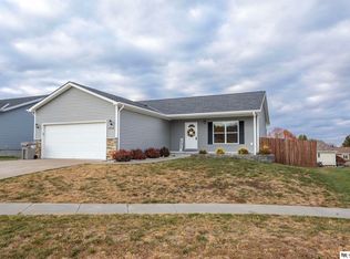 4120 W Thatcher Cir, Lincoln, NE 68528