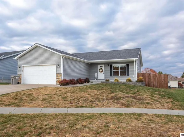 4120 W Thatcher Cir, Lincoln, NE 68528