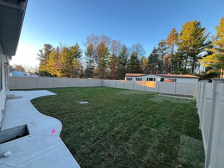 409 Knight St — Photo 10