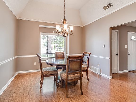 4th image of 9623 White Spruce Dr